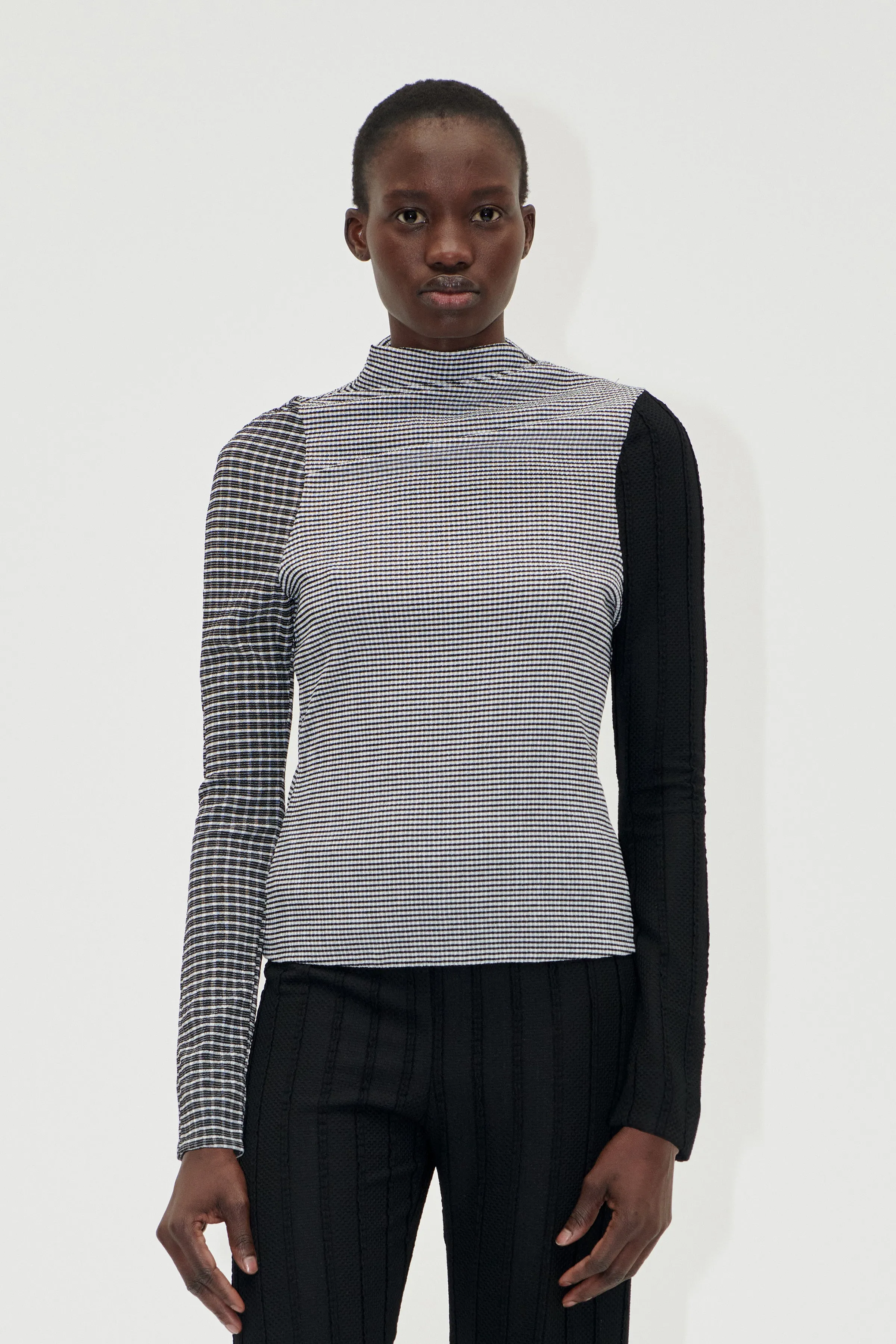 Long Sleeve Pleated Shoulder Top - Black / White