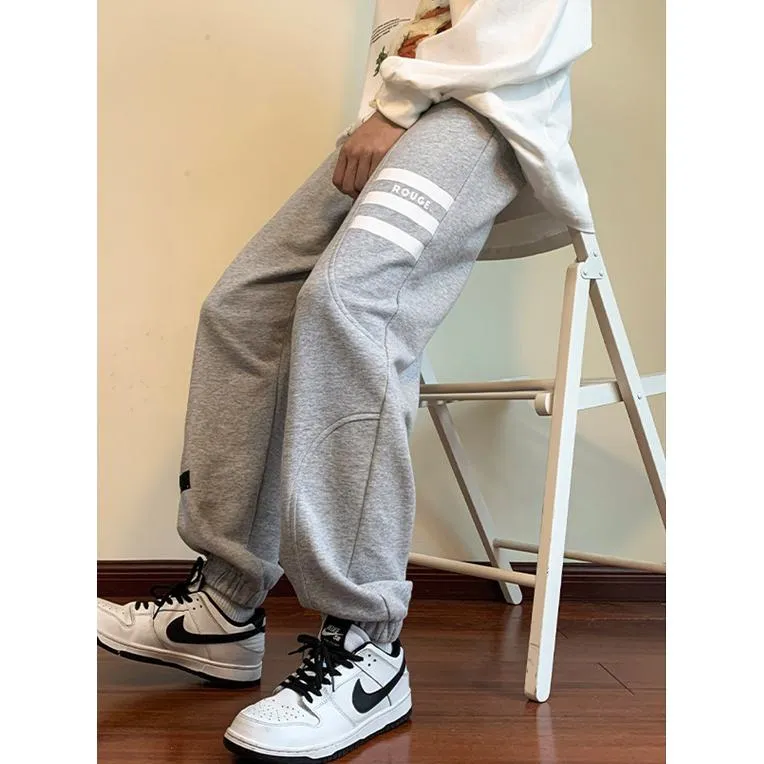 Loose Fit Knitted Tapered Drawstring Sweatpant