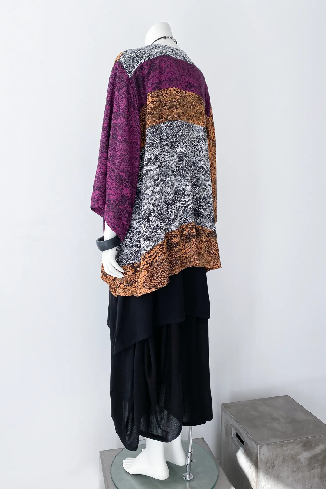 Short Kimono Jacket in Oshima Print Crinkle